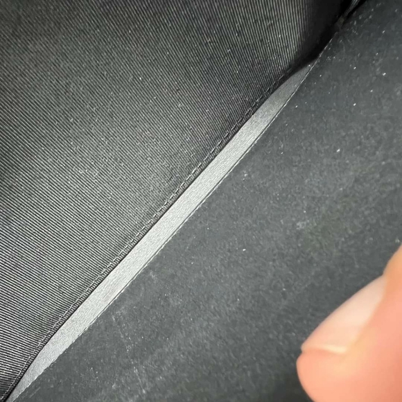 100% Authentic CHANEL Patent Leather Wallet - Picture 8 of 14